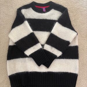 NONAME Fuzzy Wuzzy Crew Sweater